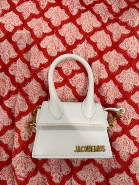 Jacquemeus The Chiquito in White